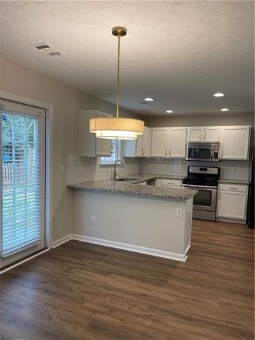 160 Village Trace, Woodstock, GA 30188