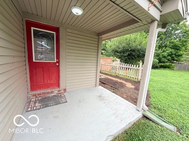 613 Covered Bridge Road, Greenwood, IN 46142