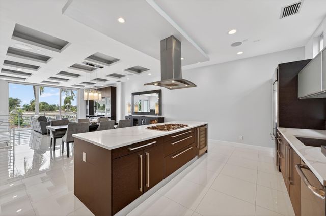2743 NE 1ST Street, Pompano Beach, FL 33062