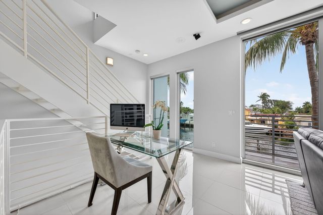 2743 NE 1ST Street, Pompano Beach, FL 33062