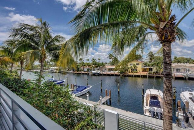 2743 NE 1ST Street, Pompano Beach, FL 33062
