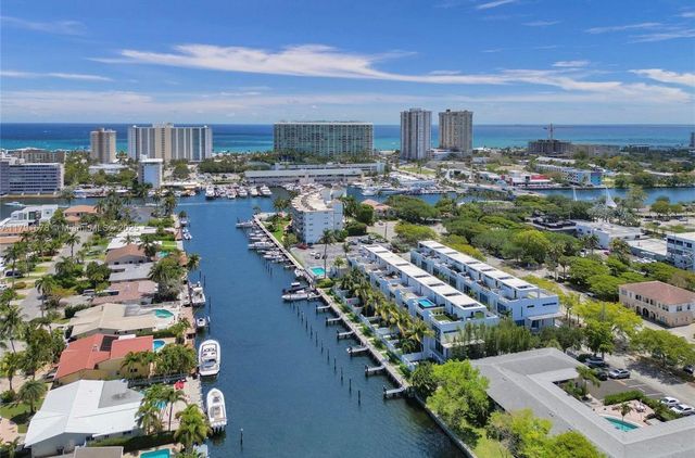 2743 NE 1ST Street, Pompano Beach, FL 33062