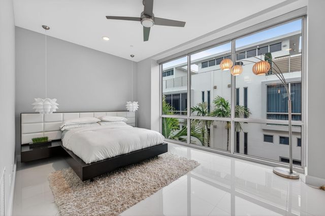 2743 NE 1ST Street, Pompano Beach, FL 33062