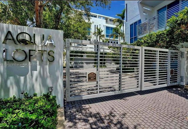 2743 NE 1ST Street, Pompano Beach, FL 33062