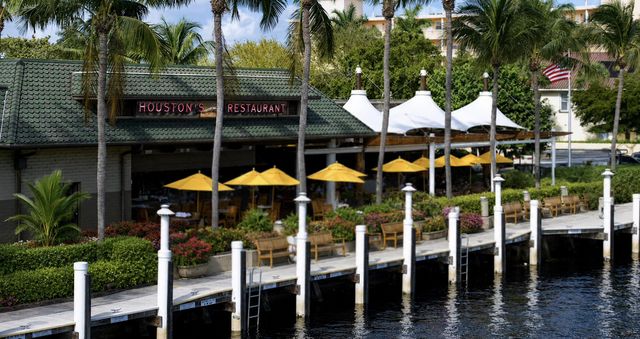 2743 NE 1ST Street, Pompano Beach, FL 33062
