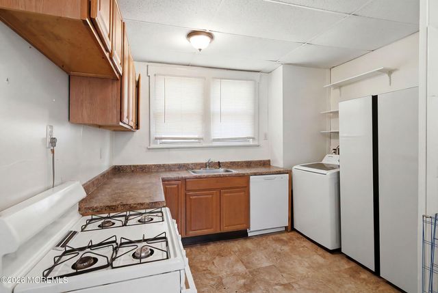 275 Laurence Parkway B, South Amboy, NJ 08879