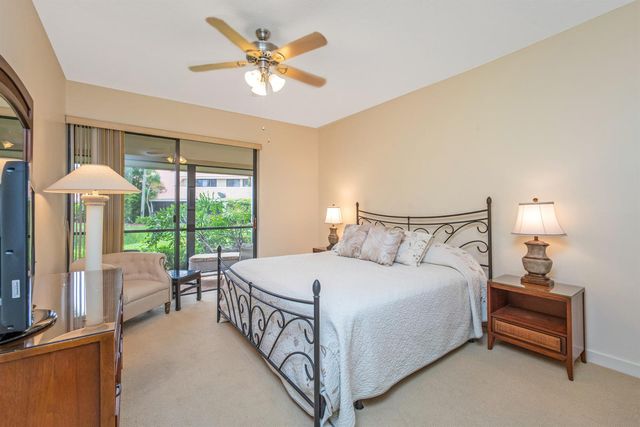 135 Old Meadow Way, Palm Beach Gardens, FL 33418