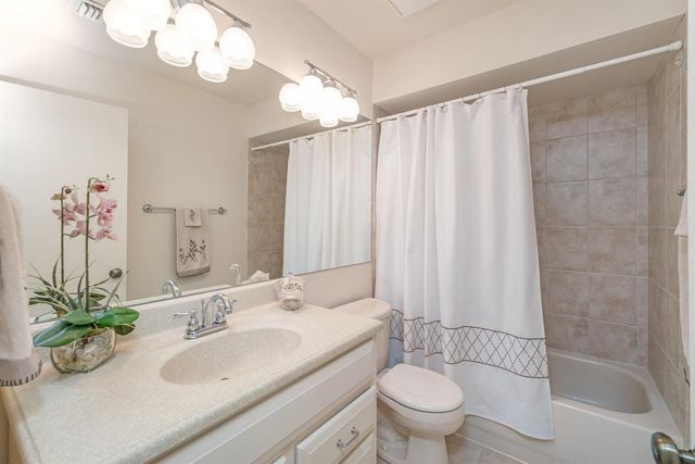 135 Old Meadow Way, Palm Beach Gardens, FL 33418