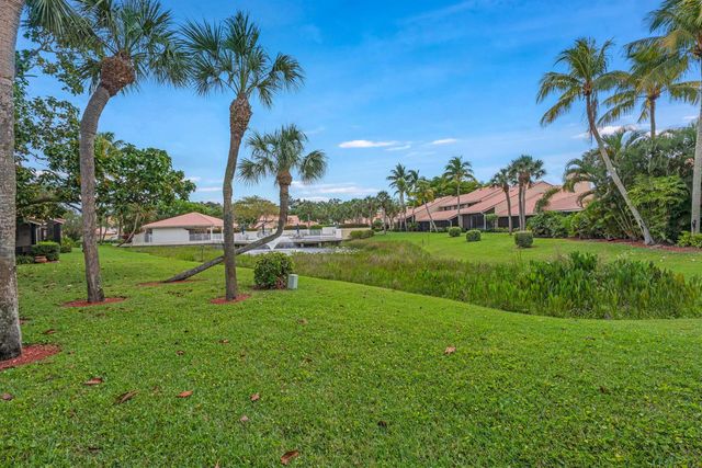 135 Old Meadow Way, Palm Beach Gardens, FL 33418