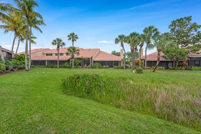 135 Old Meadow Way, Palm Beach Gardens, FL 33418