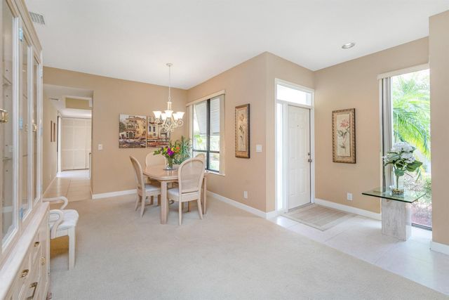 135 Old Meadow Way, Palm Beach Gardens, FL 33418