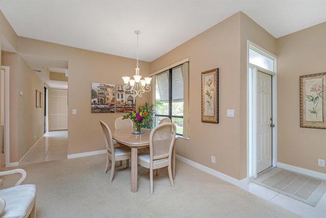 135 Old Meadow Way, Palm Beach Gardens, FL 33418