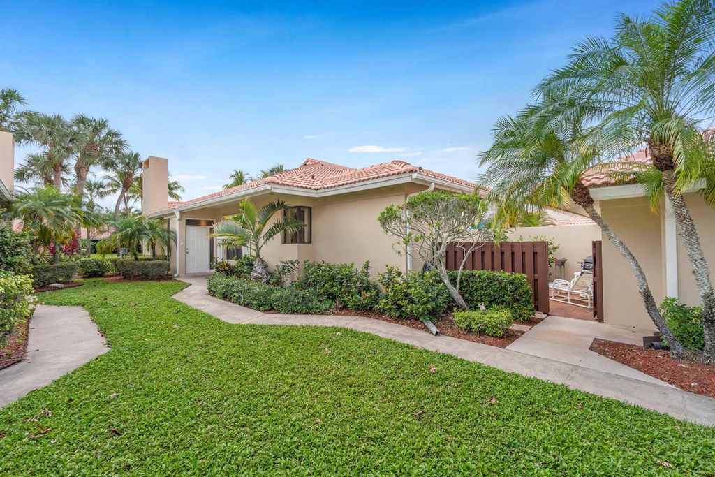 135 Old Meadow Way, Palm Beach Gardens, FL 33418