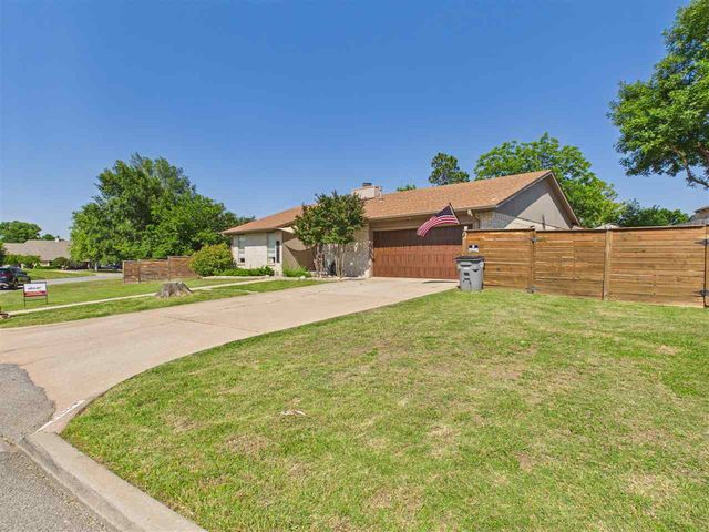2315 NW Crosby Park Blvd, Lawton, OK 73505
