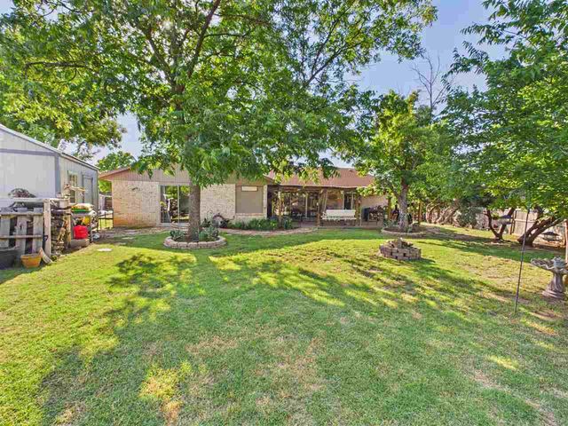 2315 NW Crosby Park Blvd, Lawton, OK 73505