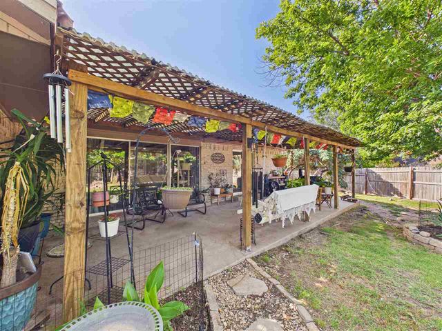 2315 NW Crosby Park Blvd, Lawton, OK 73505
