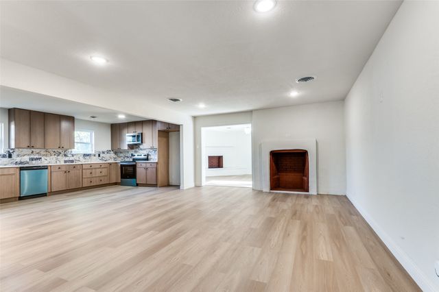 704 Turner Boulevard, Grand Prairie, TX 75050