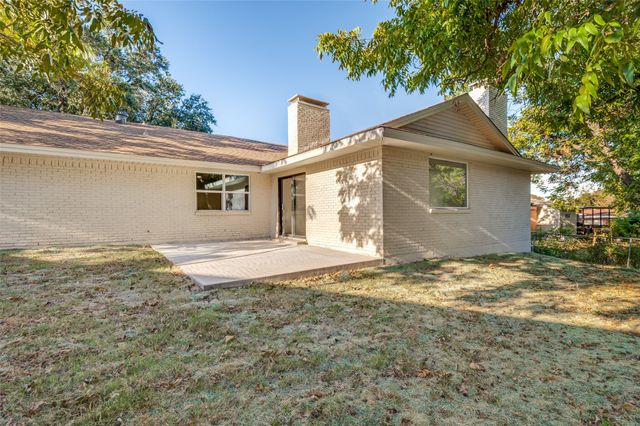 704 Turner Boulevard, Grand Prairie, TX 75050