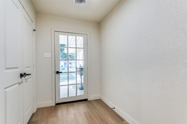 704 Turner Boulevard, Grand Prairie, TX 75050