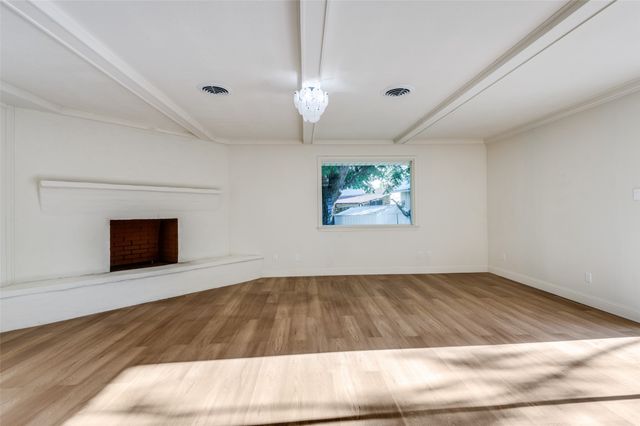 704 Turner Boulevard, Grand Prairie, TX 75050