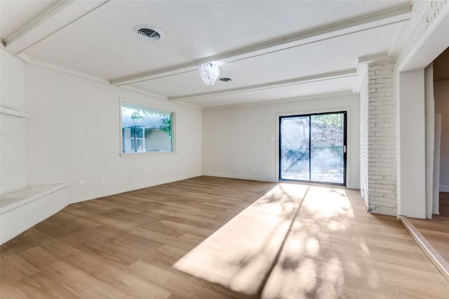 704 Turner Boulevard, Grand Prairie, TX 75050