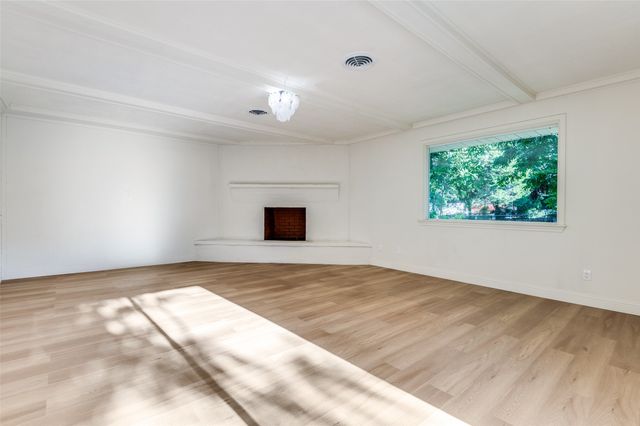 704 Turner Boulevard, Grand Prairie, TX 75050