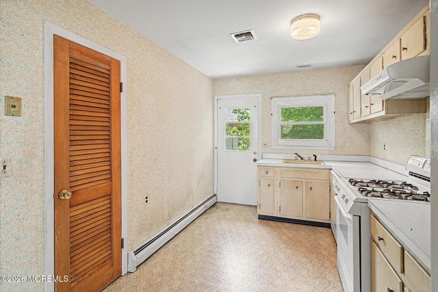 658 Jamaica Boulevard, Toms River, NJ 08757
