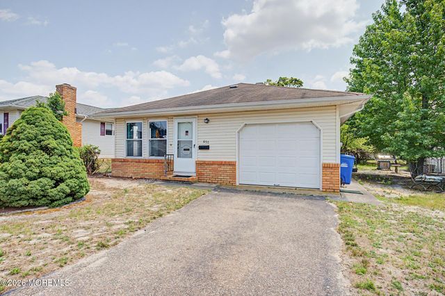 658 Jamaica Boulevard, Toms River, NJ 08757