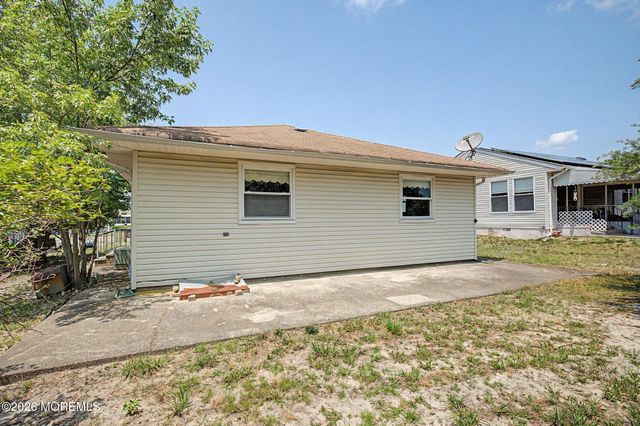 658 Jamaica Boulevard, Toms River, NJ 08757