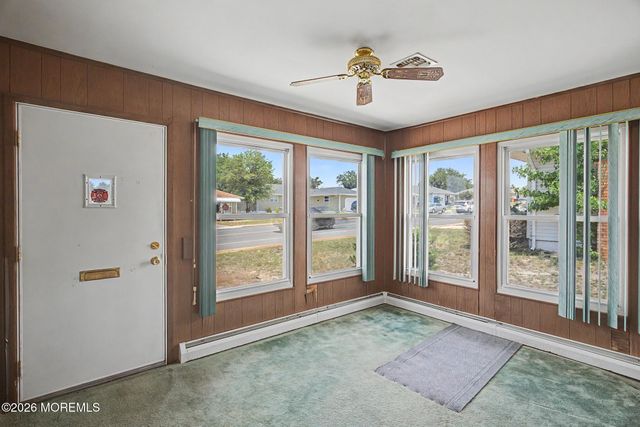 658 Jamaica Boulevard, Toms River, NJ 08757