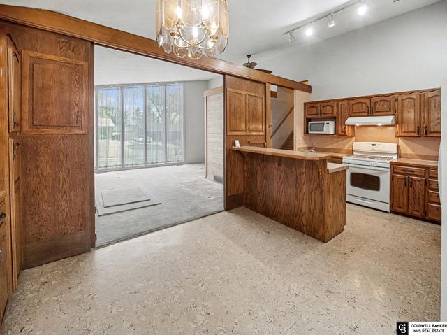 6700 S Bermuda Drive, Lincoln, NE 68506