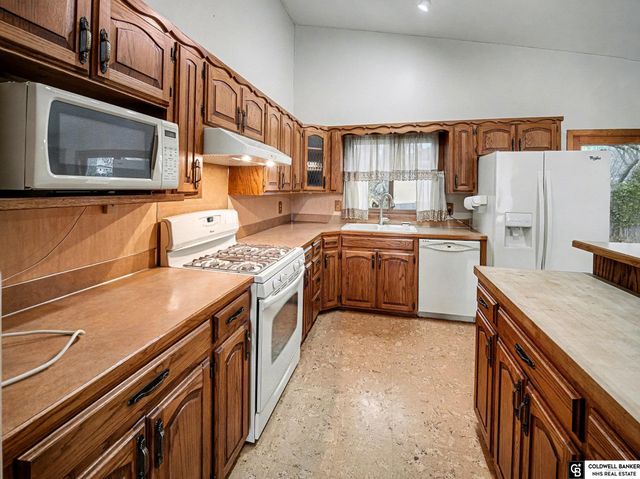 6700 S Bermuda Drive, Lincoln, NE 68506