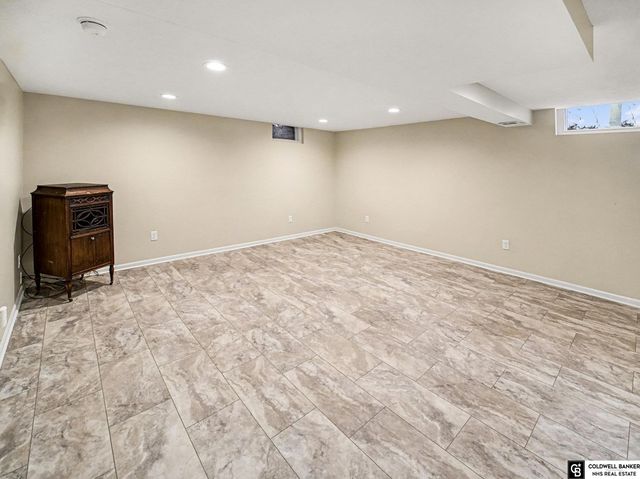 6700 S Bermuda Drive, Lincoln, NE 68506