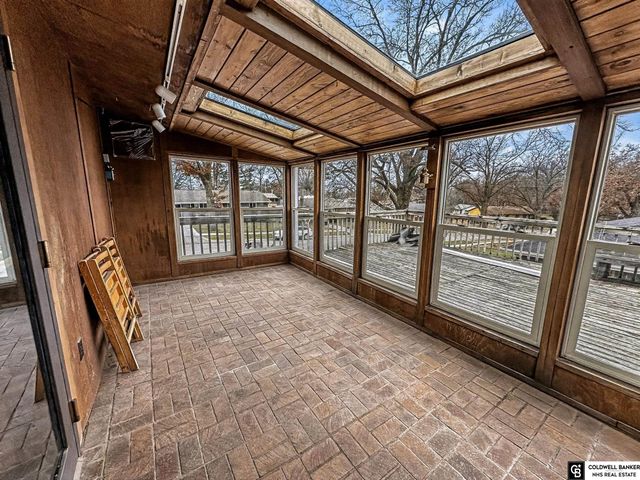 6700 S Bermuda Drive, Lincoln, NE 68506