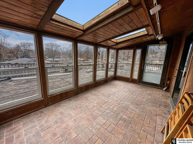 6700 S Bermuda Drive, Lincoln, NE 68506