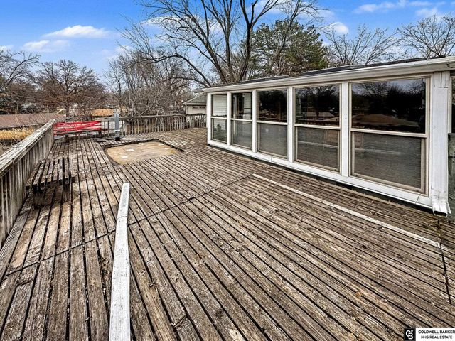 6700 S Bermuda Drive, Lincoln, NE 68506