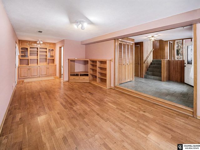 6700 S Bermuda Drive, Lincoln, NE 68506