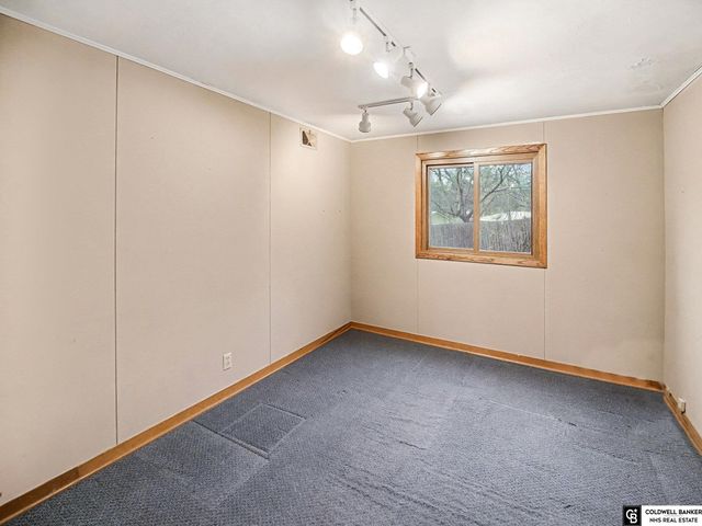 6700 S Bermuda Drive, Lincoln, NE 68506