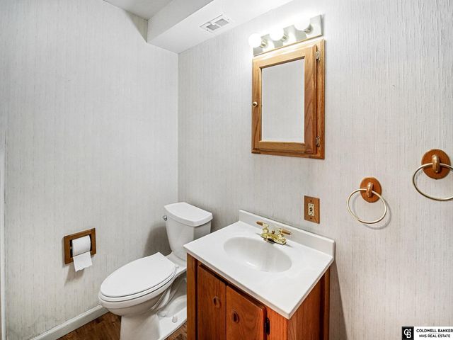 6700 S Bermuda Drive, Lincoln, NE 68506