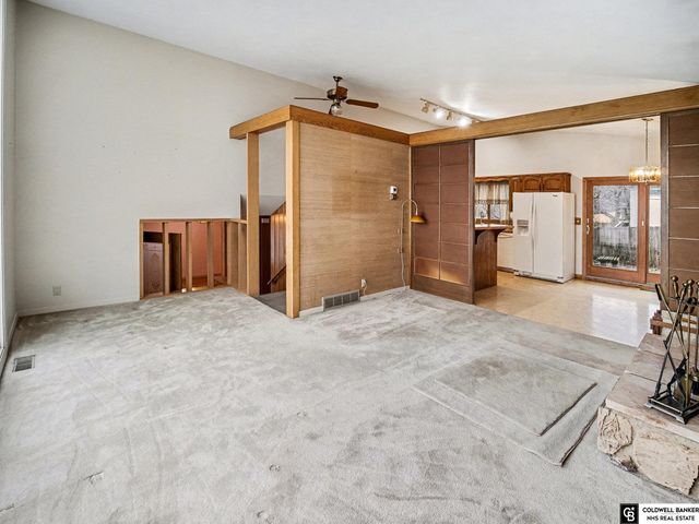 6700 S Bermuda Drive, Lincoln, NE 68506