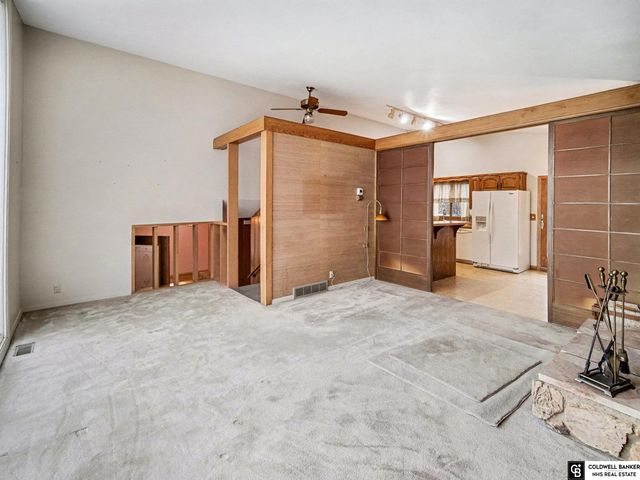 6700 S Bermuda Drive, Lincoln, NE 68506