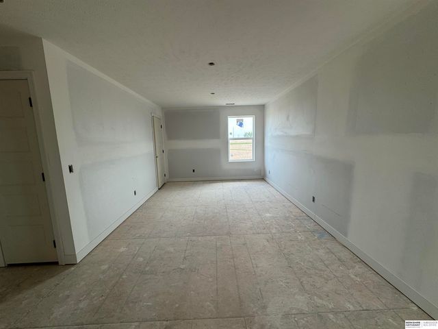 6327 N 207 Street, Elkhorn, NE 68022