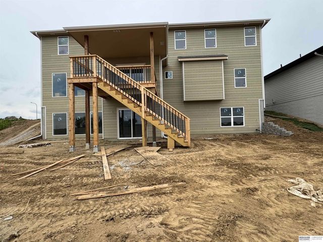 6327 N 207 Street, Elkhorn, NE 68022