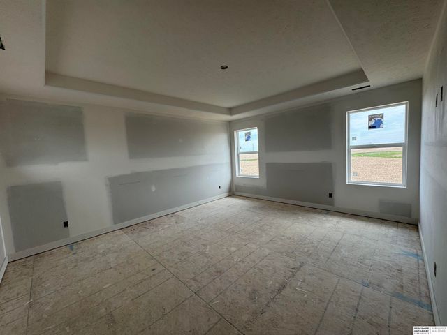 6327 N 207 Street, Elkhorn, NE 68022