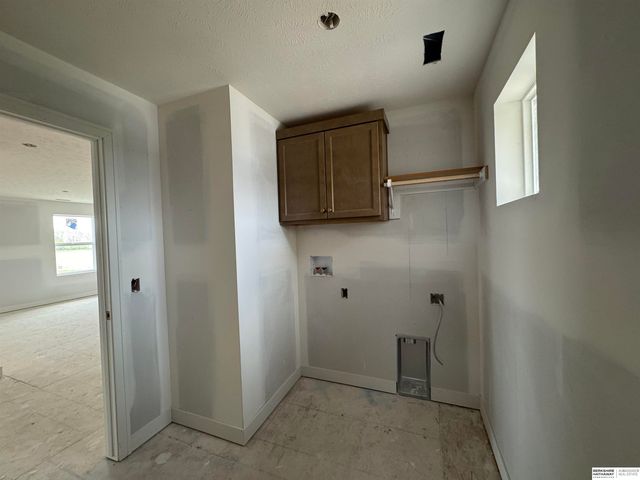 6327 N 207 Street, Elkhorn, NE 68022