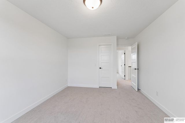 6327 N 207 Street, Elkhorn, NE 68022
