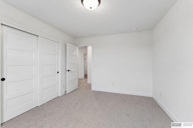 6327 N 207 Street, Elkhorn, NE 68022