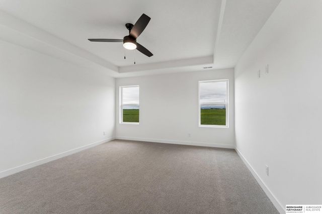 6327 N 207 Street, Elkhorn, NE 68022