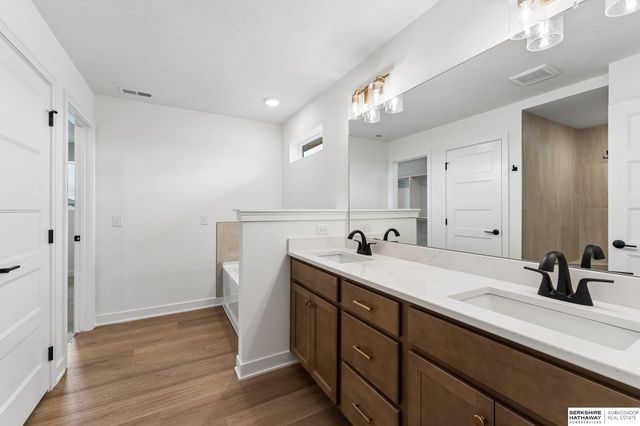 6327 N 207 Street, Elkhorn, NE 68022