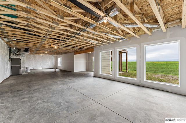 6327 N 207 Street, Elkhorn, NE 68022